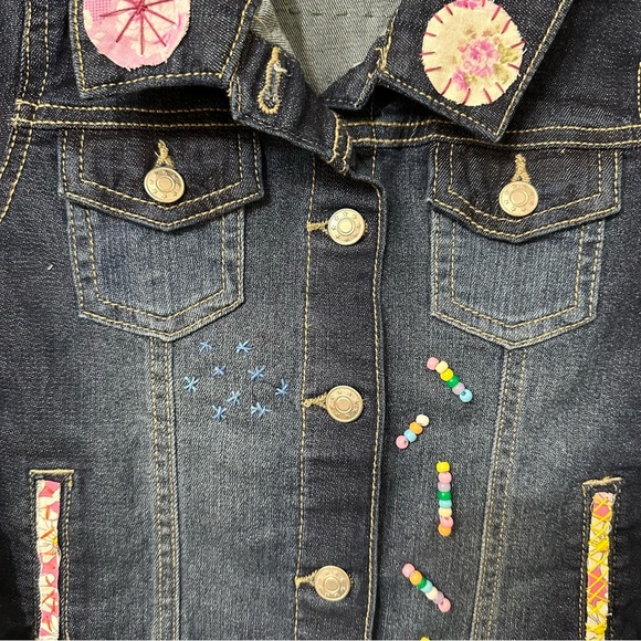 Say what? Girl, toddler 5T up, cycled, patchwork, floral Boho, Jean jacket. - Picture 5 of 11